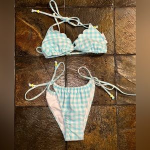 Blue and white gingham bikinis set